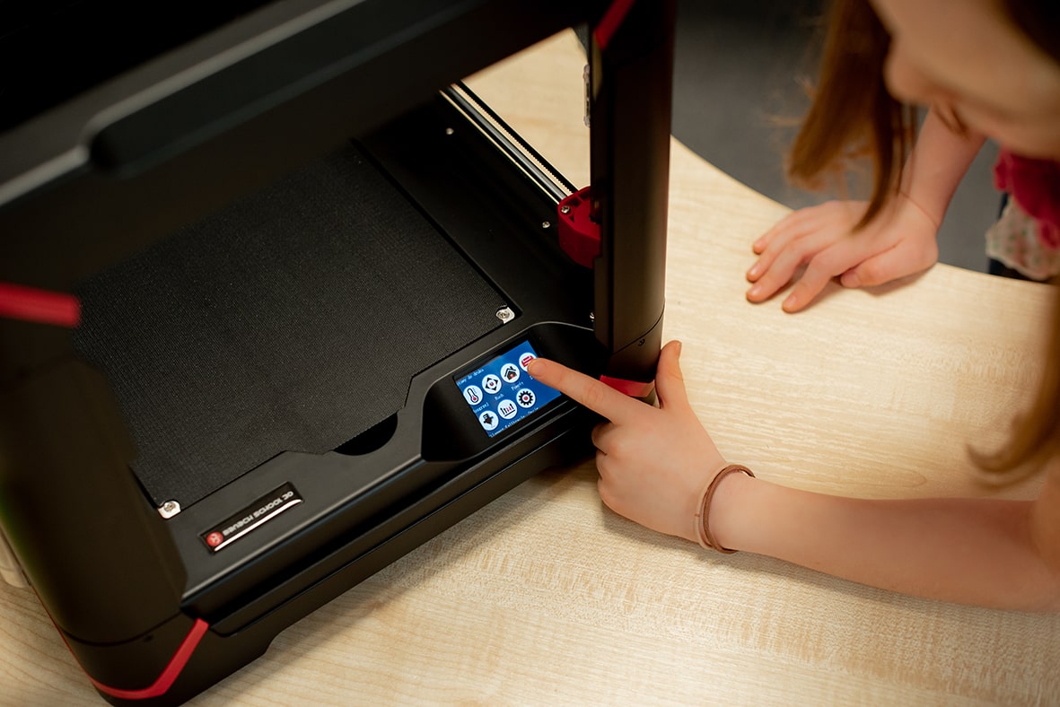 Filmik instruktażowy wstrzymanie i zatrzymanie drukowania drukarką 3D Banach School