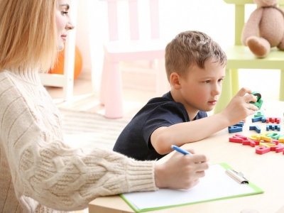 Terapia logopedyczna dziecka z autyzmem – studium przypadku 
